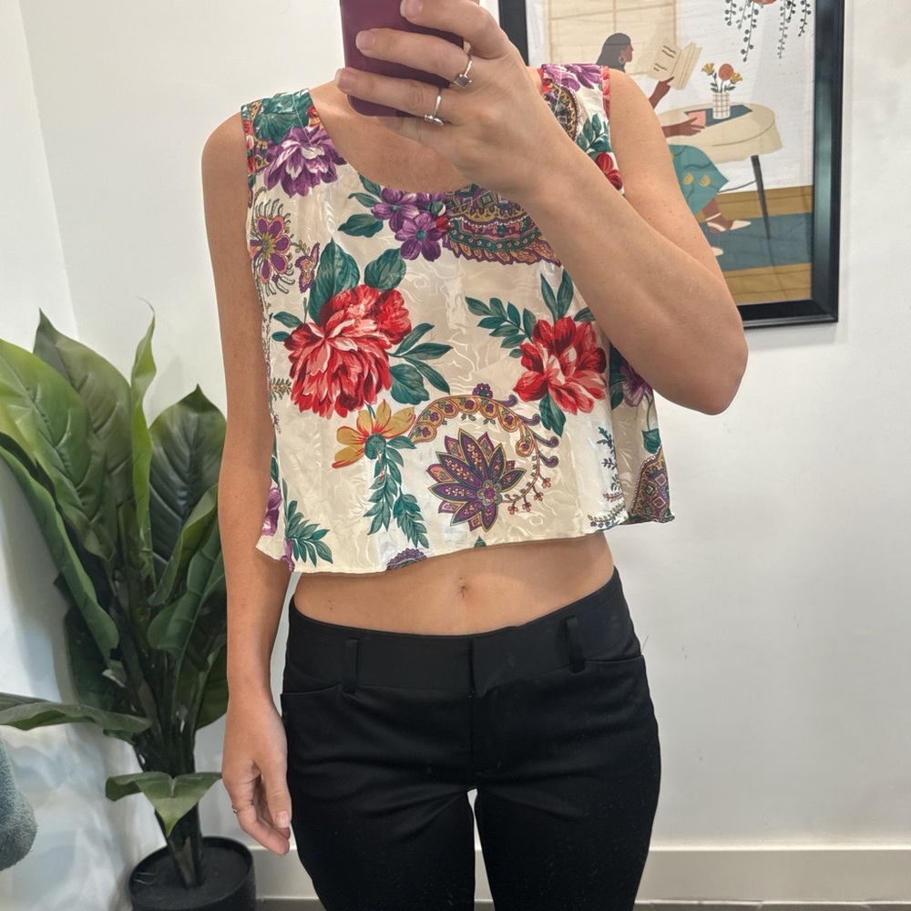 Elegant Floral Print Sleeveless Crop Top